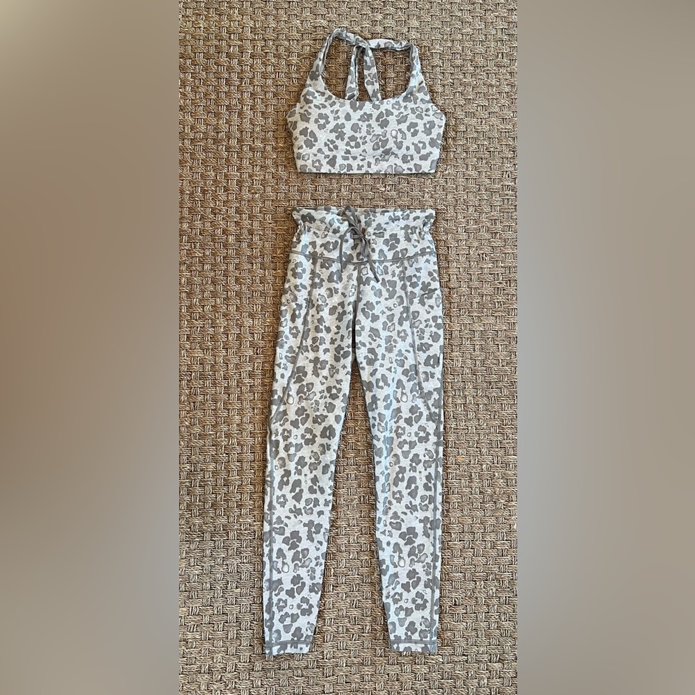 GAP FIT SET Tie Waist Blackout Leggings With Pockets-XS matching sports bra is S